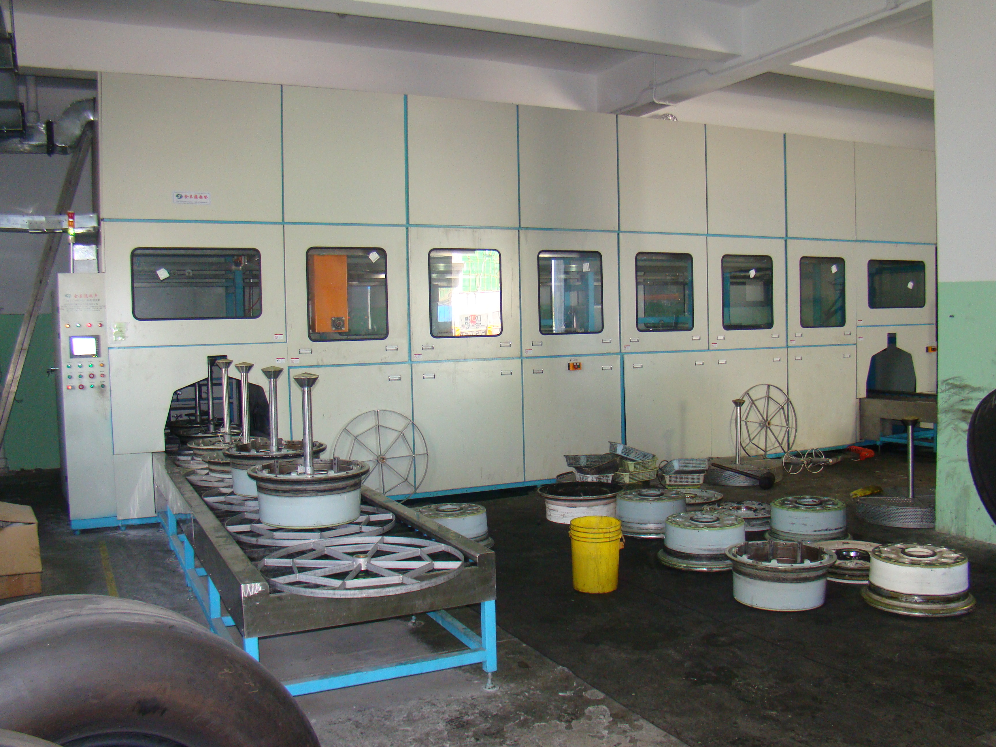 全自動飛機輪轂超聲波清洗機-1